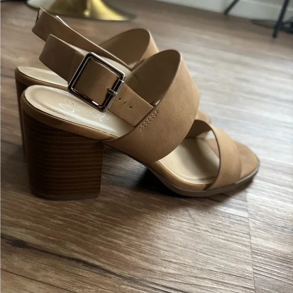 Tan Women's Sandals - Picture 4 of 8